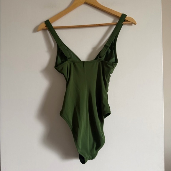 Robin Piccone Green Plunge Neck Tie-Front One Piece Swimsuit size 4 EUC - Picture 5 of 7